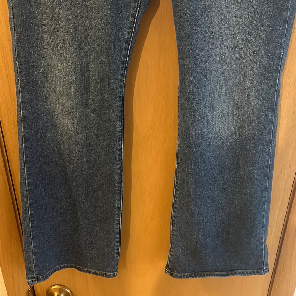 Lucky Brand Women's Medium Wash Blue Boot Cut Jeans - Picture 3 of 12